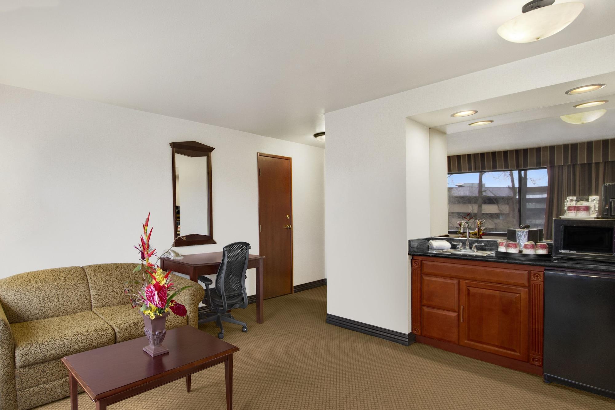 Ramada By Wyndham Tukwila Southcenter Hotell Exteriör bild