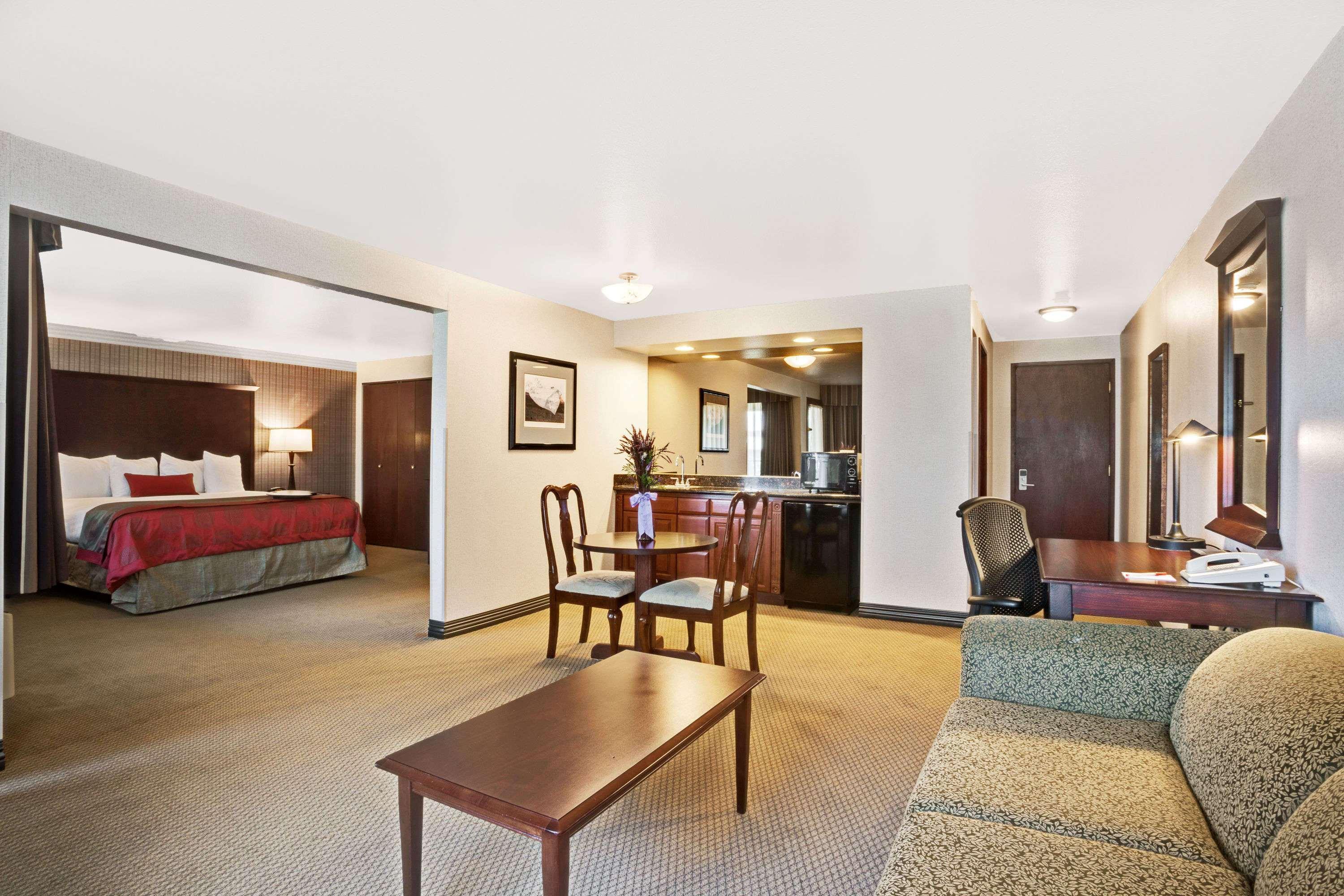 Ramada By Wyndham Tukwila Southcenter Hotell Exteriör bild