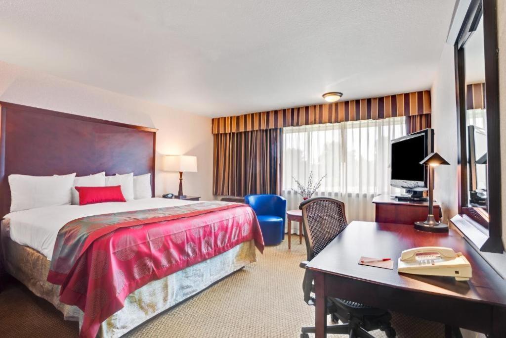 Ramada By Wyndham Tukwila Southcenter Hotell Exteriör bild
